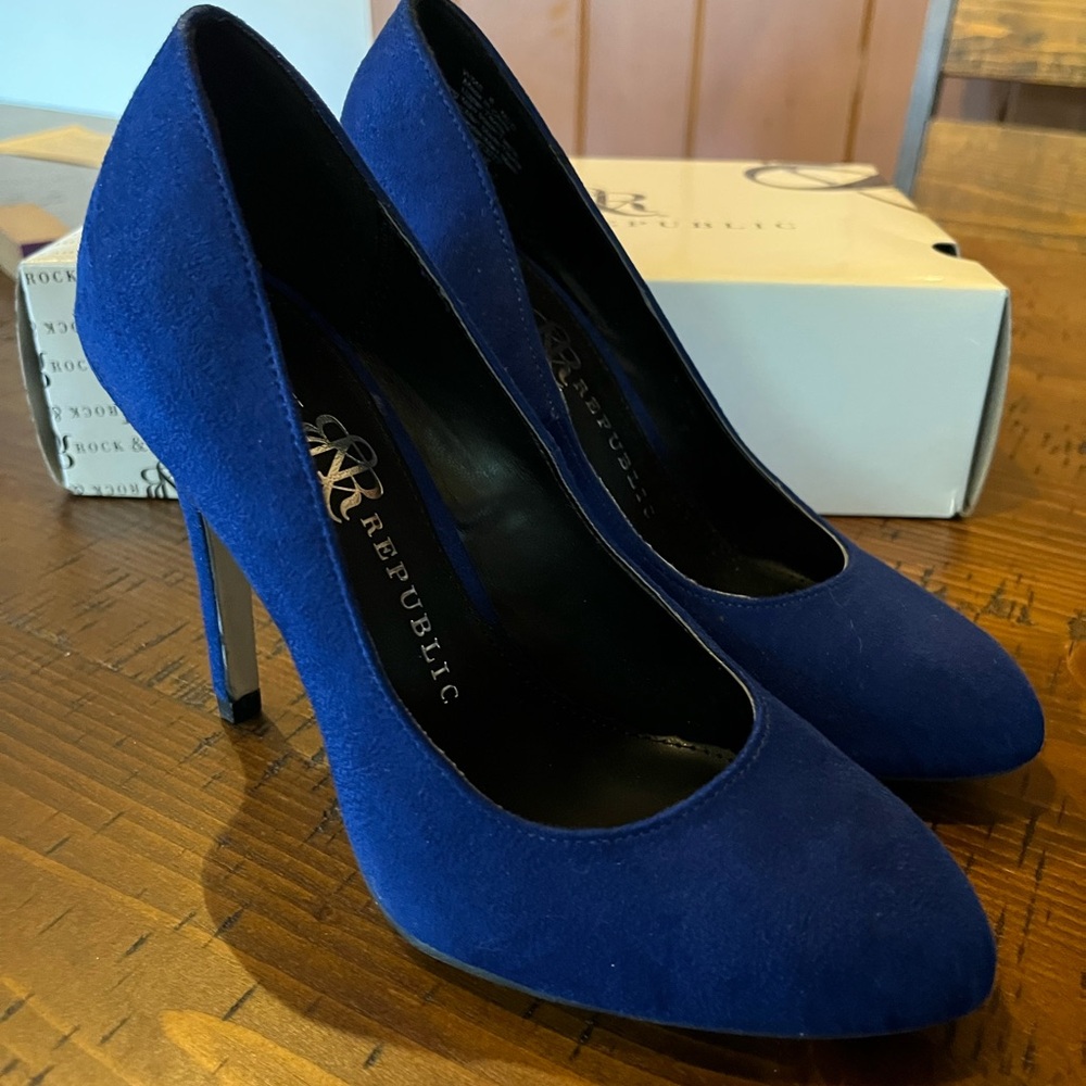 Rock and Republic blue stiletto heels